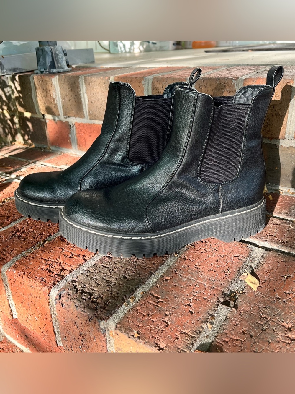 7.5 Sincerely Jules "Hippie" Chelsea black lug sole boots. Sm scratch: left toe.